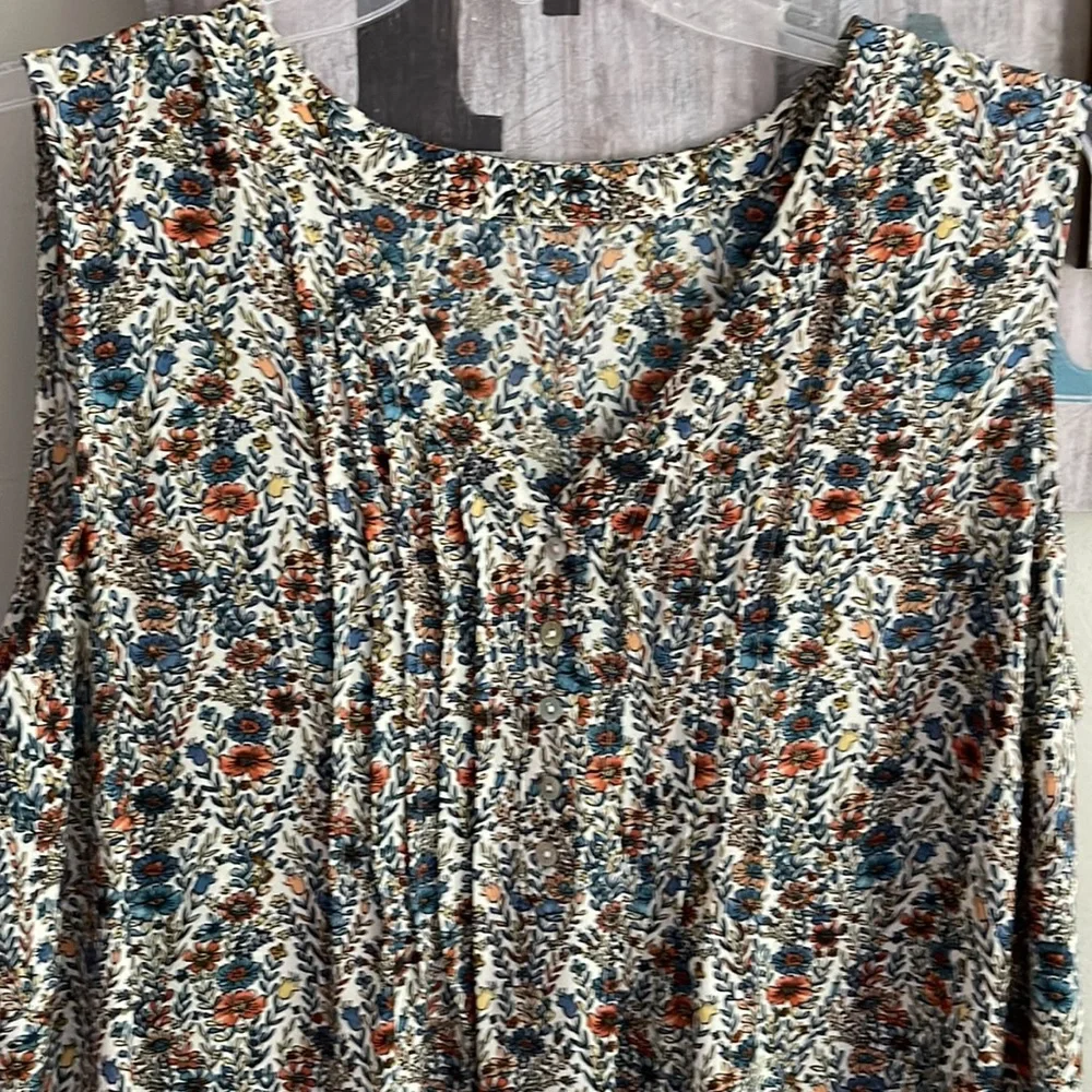 Floral Tank - Picture 3 of 5